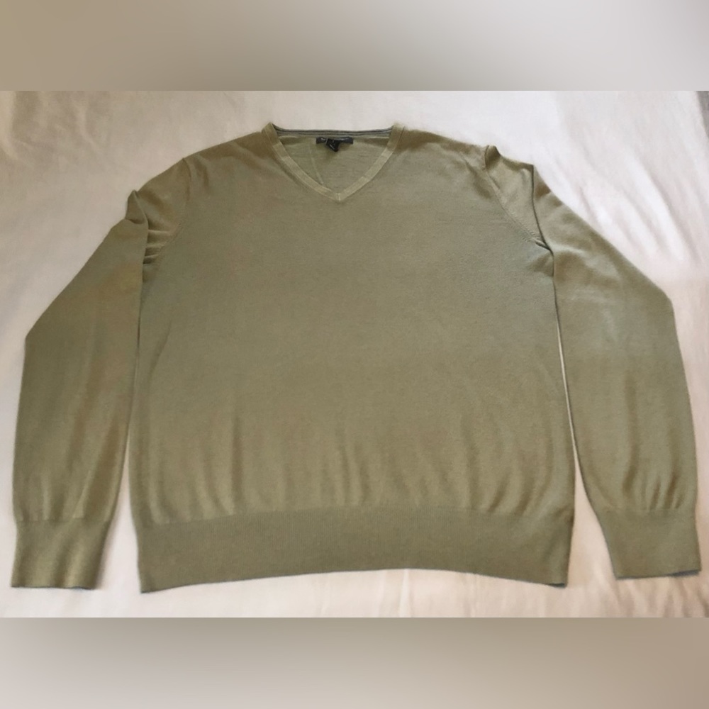 Banana Republic Cashmere Silk Blend V-Neck Sweater - Olive Green Size Tall/Large
